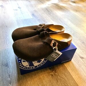 Boston Soft Footbed Suede Mocha